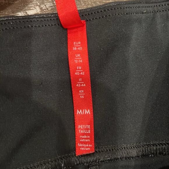 Spanx Women's Faux Leather Leggings Black Size MP - Picture 7 of 8